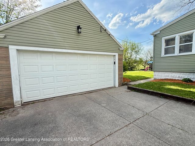 821 Clark Road, Lansing, MI 48917