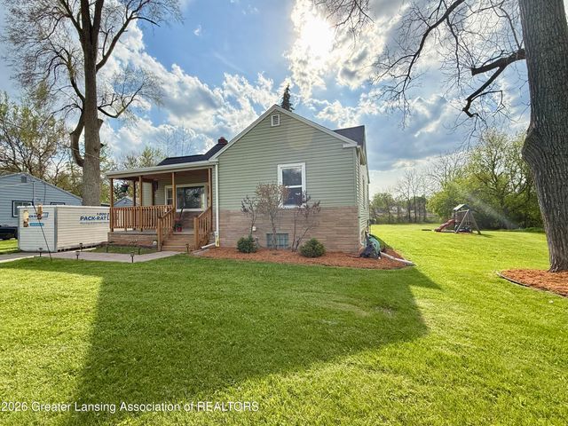 821 Clark Road, Lansing, MI 48917
