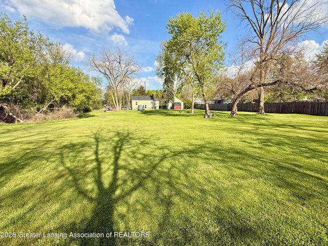 821 Clark Road, Lansing, MI 48917