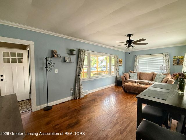821 Clark Road, Lansing, MI 48917