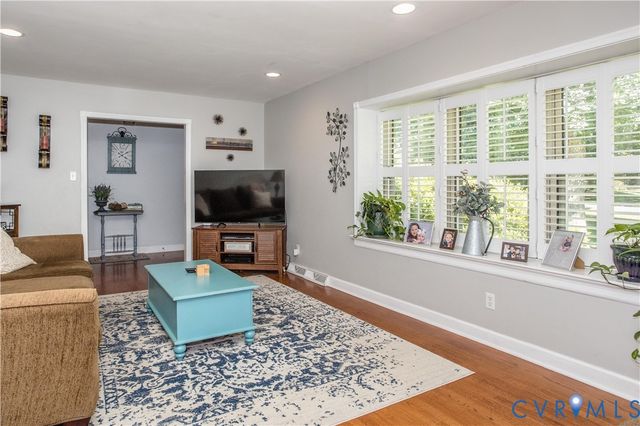 4512 Wraywood Ave, Chester, VA 23831