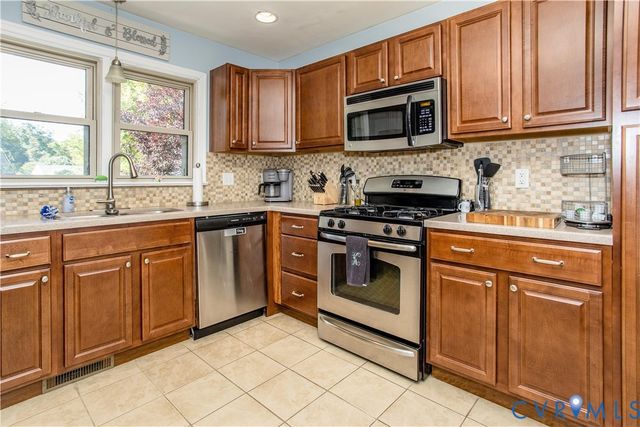 4512 Wraywood Ave, Chester, VA 23831