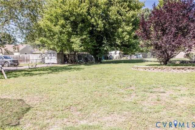4512 Wraywood Ave, Chester, VA 23831