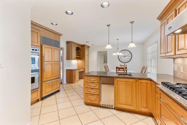 754 VALLEYBROOK DR, Memphis, TN 38120