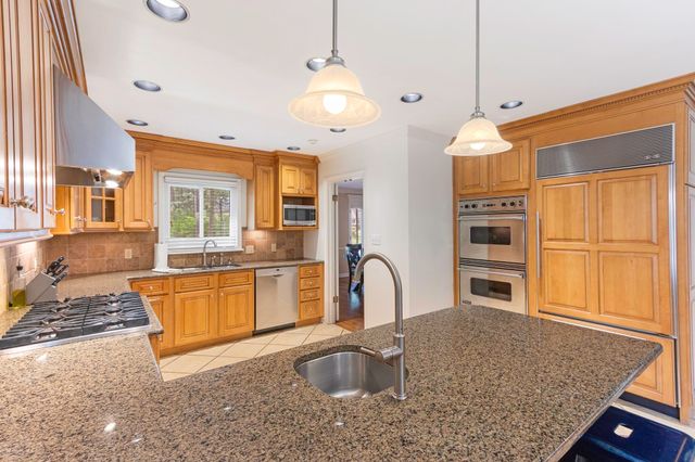 754 VALLEYBROOK DR, Memphis, TN 38120