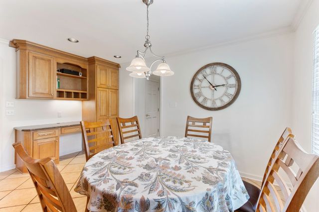 754 VALLEYBROOK DR, Memphis, TN 38120