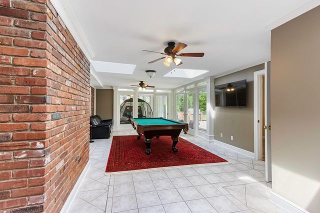 754 VALLEYBROOK DR, Memphis, TN 38120