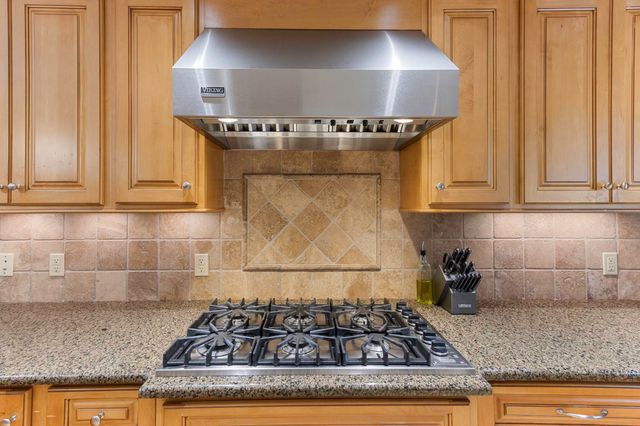 754 VALLEYBROOK DR, Memphis, TN 38120