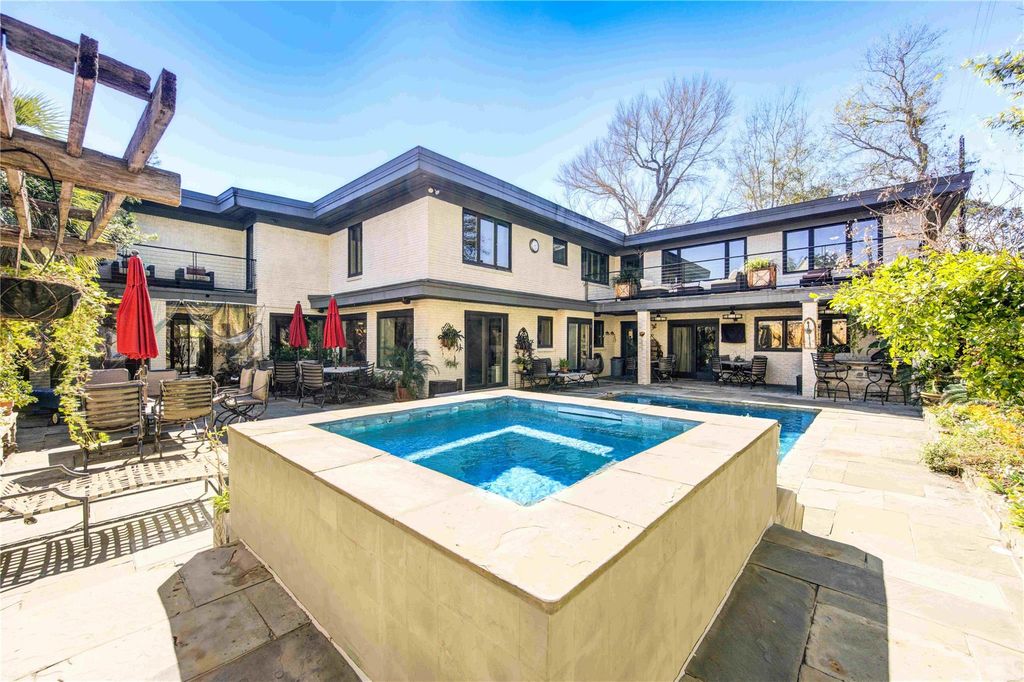 2500 Glen Haven, Houston, TX 77030