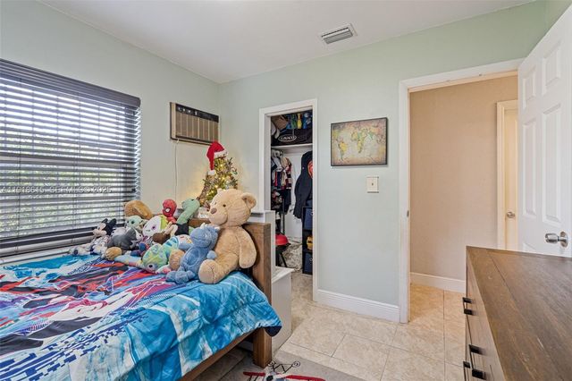 341 NW 147th St, Miami, FL 33168