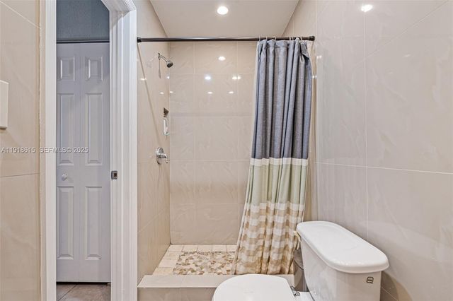 341 NW 147th St, Miami, FL 33168