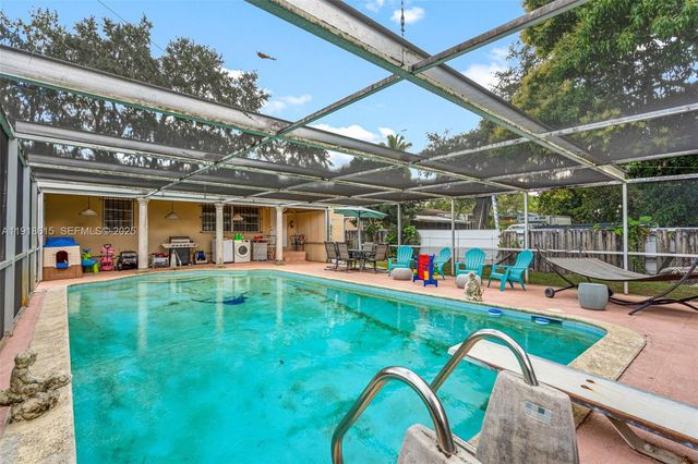 341 NW 147th St, Miami, FL 33168