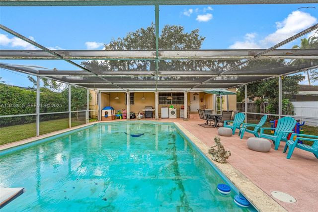 341 NW 147th St, Miami, FL 33168