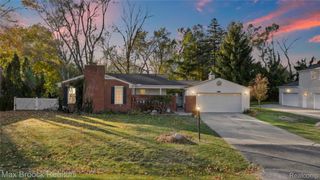 2724 Alveston Drive, Bloomfield Hills, MI 48304