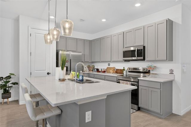 864 LONGBOAT DRIVE, Davenport, FL 33896