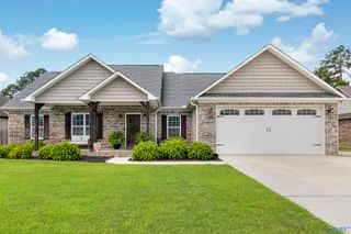 413 Pembrooke Circle SE, Hartselle, AL 35640