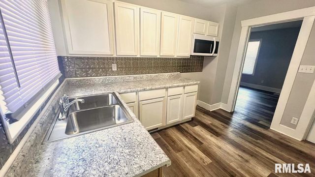 121 S WESLEY Street, Springfield, IL 62703
