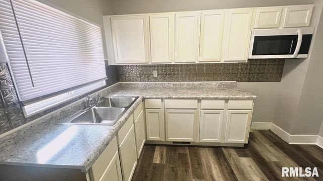 121 S WESLEY Street, Springfield, IL 62703