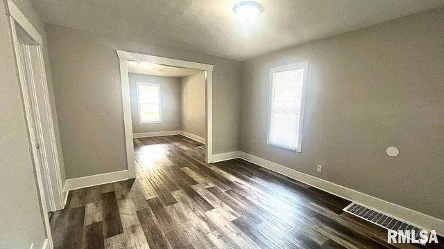 121 S WESLEY Street, Springfield, IL 62703