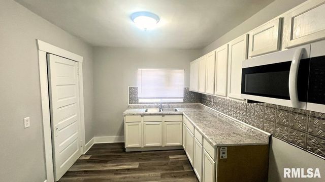 121 S WESLEY Street, Springfield, IL 62703