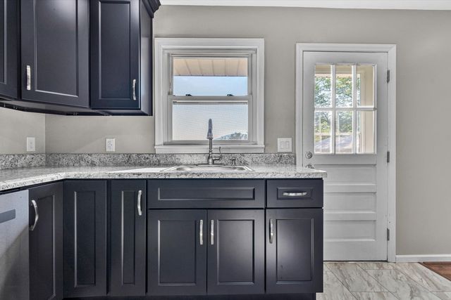 5225 Florist RD, Roanoke, VA 24019