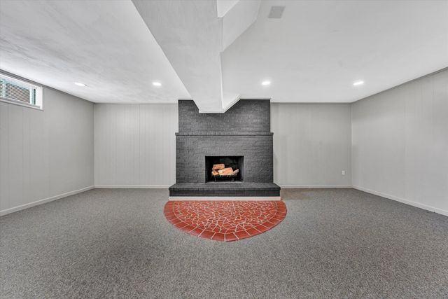 5225 Florist RD, Roanoke, VA 24019