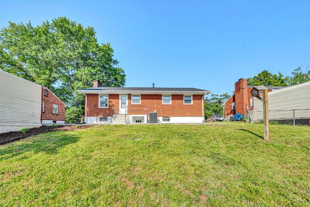5225 Florist RD, Roanoke, VA 24019