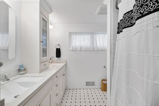 427 Washington Street, Traverse City, MI 49684