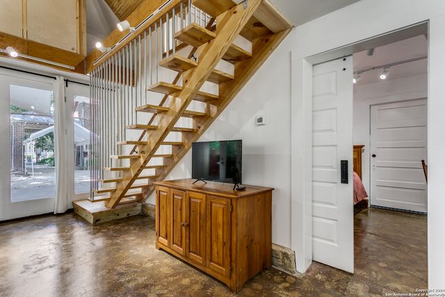218 WASHINGTON A, San Antonio, TX 78204