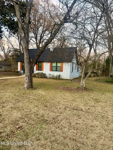 202 Panola Avenue, Batesville, MS 38606