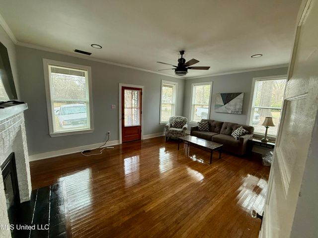 202 Panola Avenue, Batesville, MS 38606