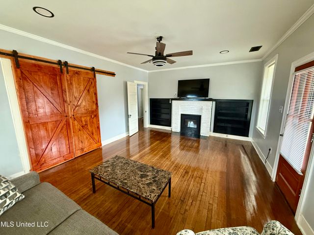 202 Panola Avenue, Batesville, MS 38606