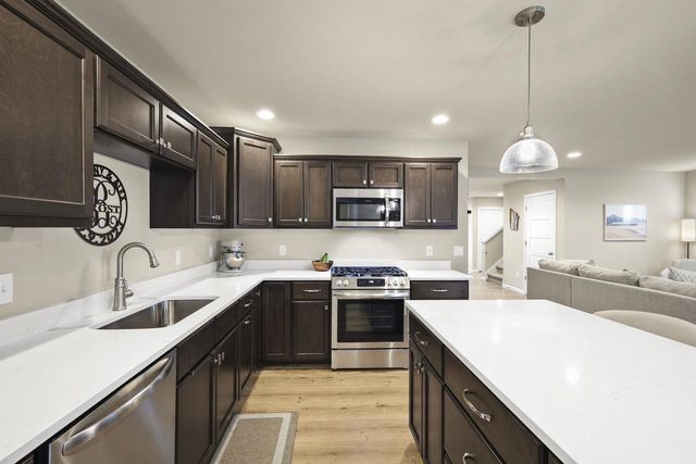 674 Hillcrest Drive, Waunakee, WI 53597