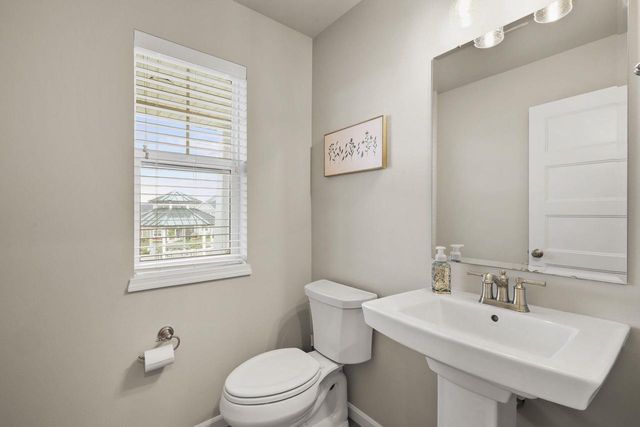674 Hillcrest Drive, Waunakee, WI 53597