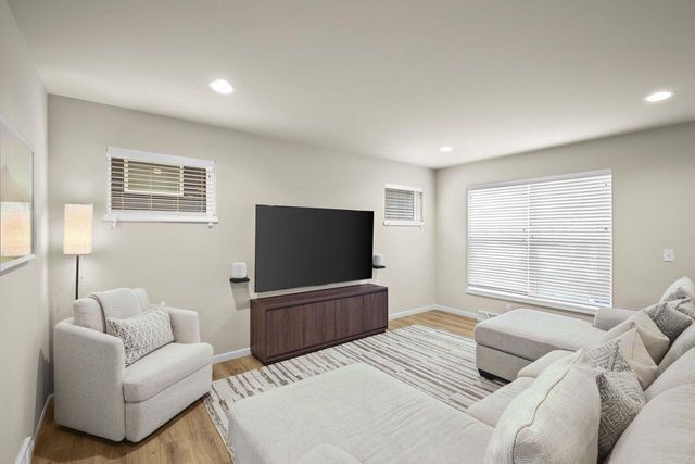 674 Hillcrest Drive, Waunakee, WI 53597