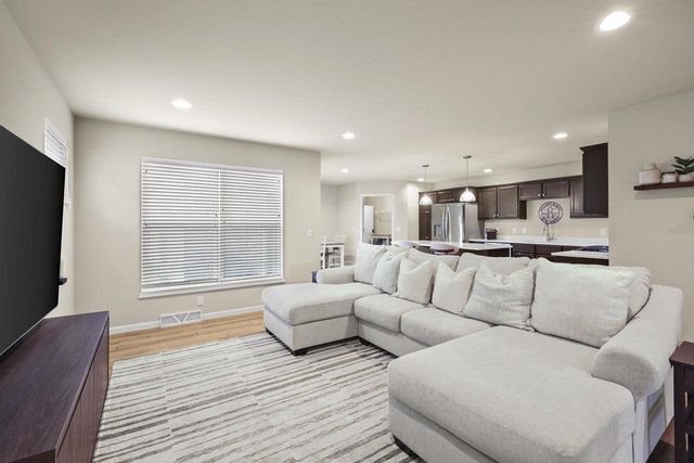 674 Hillcrest Drive, Waunakee, WI 53597