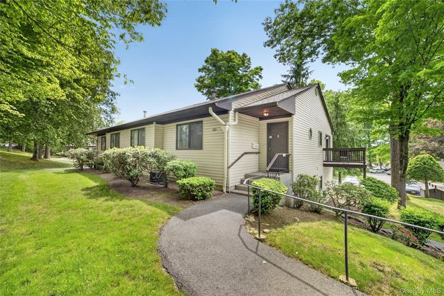 128D Columbia Court D, Yorktown Heights, NY 10598