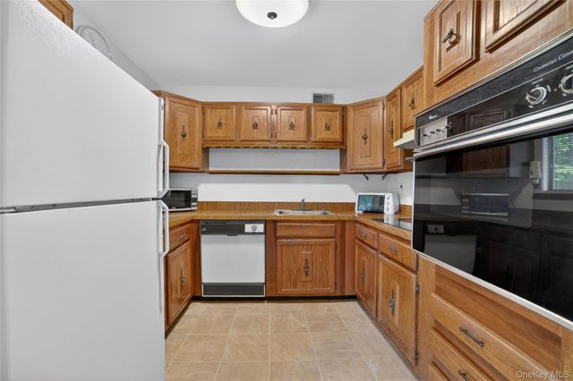 128D Columbia Court D, Yorktown Heights, NY 10598
