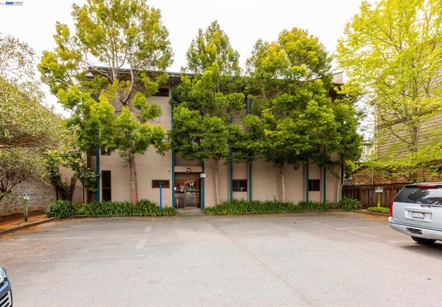 1610 Soquel Ave, Santa Cruz, CA 95062