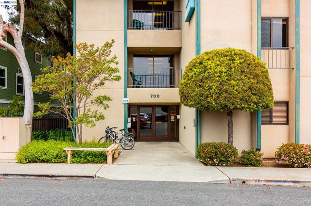 1610 Soquel Ave, Santa Cruz, CA 95062