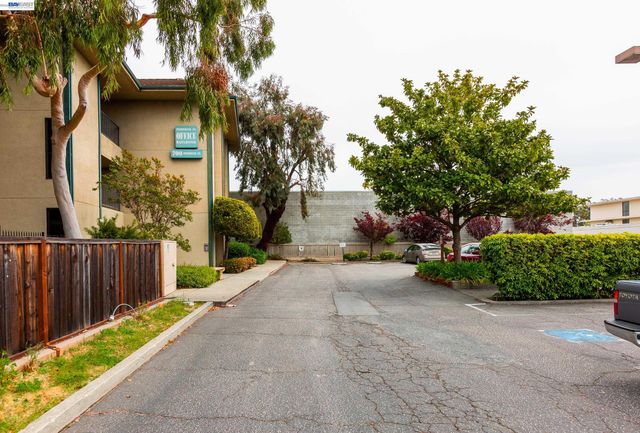 1610 Soquel Ave, Santa Cruz, CA 95062