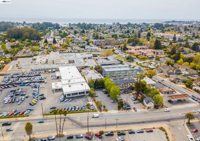 1610 Soquel Ave, Santa Cruz, CA 95062
