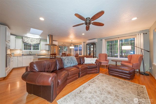 121 N Chinook Drive N, Hoodsport, WA 98548