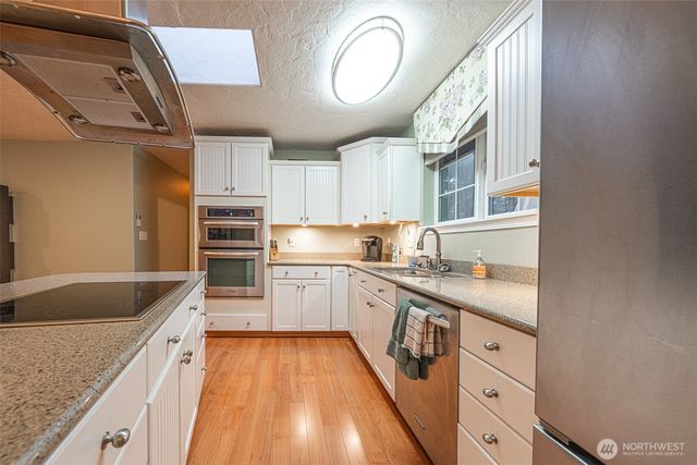 121 N Chinook Drive N, Hoodsport, WA 98548