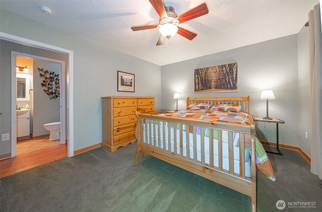 121 N Chinook Drive N, Hoodsport, WA 98548