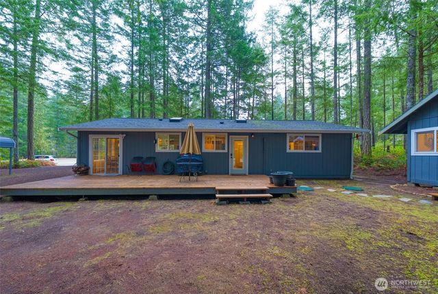 121 N Chinook Drive N, Hoodsport, WA 98548