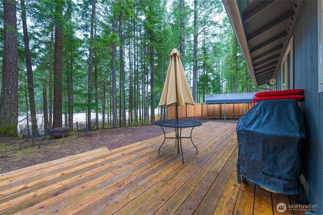 121 N Chinook Drive N, Hoodsport, WA 98548