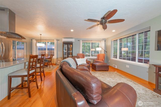 121 N Chinook Drive N, Hoodsport, WA 98548