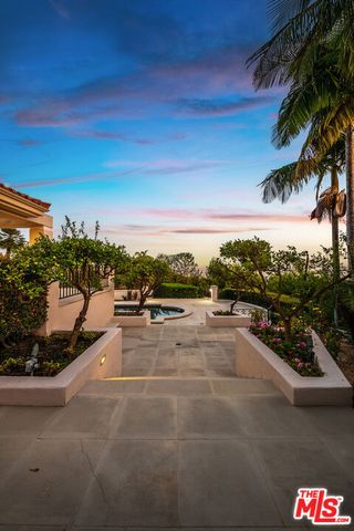 1136 Calle Vista Drive, Beverly Hills, CA 90210