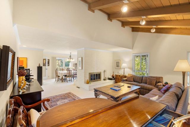 397 Corral De Tierra Road B, Salinas, CA 93908